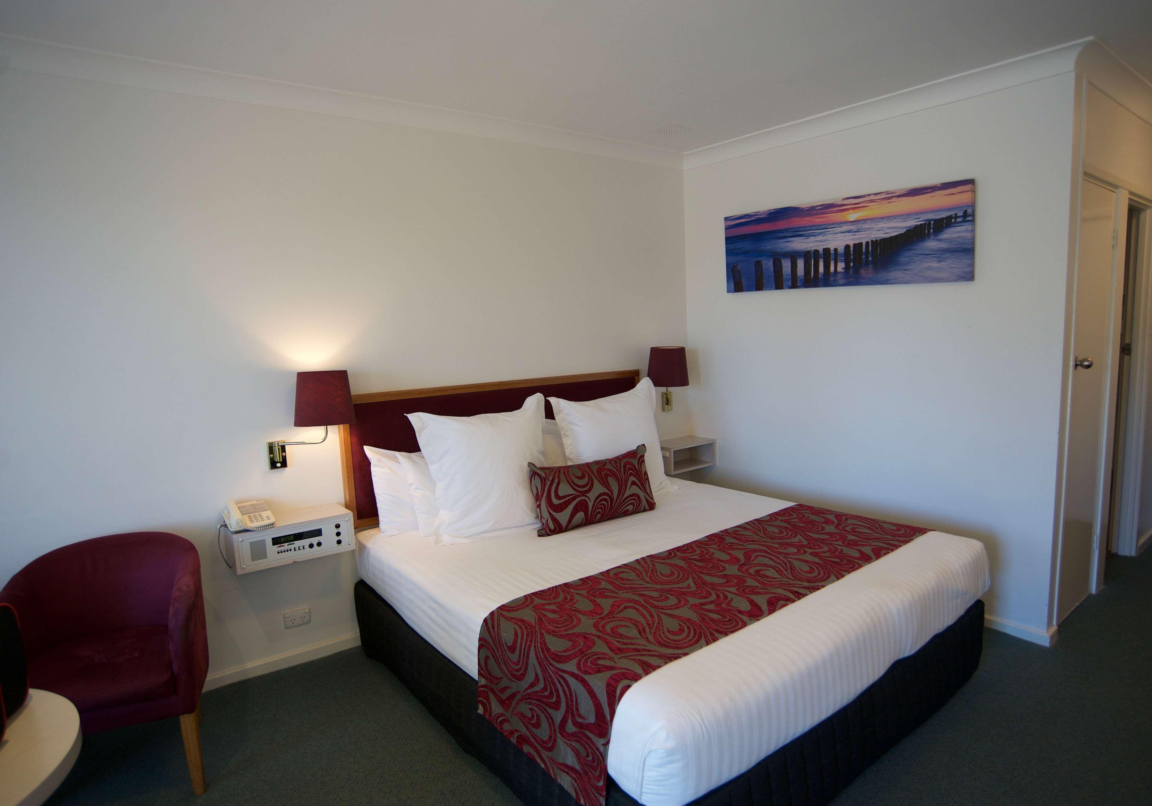 Best Western Plus Easton Inn & Suites Exterior photo